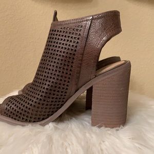 Light brown Kelsi Dagger Size 6 1/2 leather zip up mesh sandal bootie